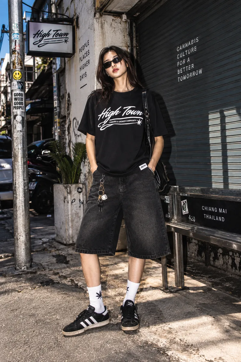 ลุคบุ๊กเสื้อผ้า Hightown Signature